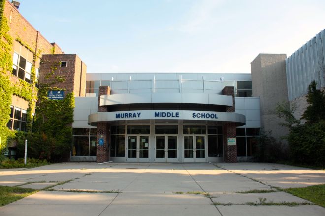 The main entrance of Murray Middle School, added in 1999. The original portion of the building is to the left and a later addition includes the section to the right of the entrance.