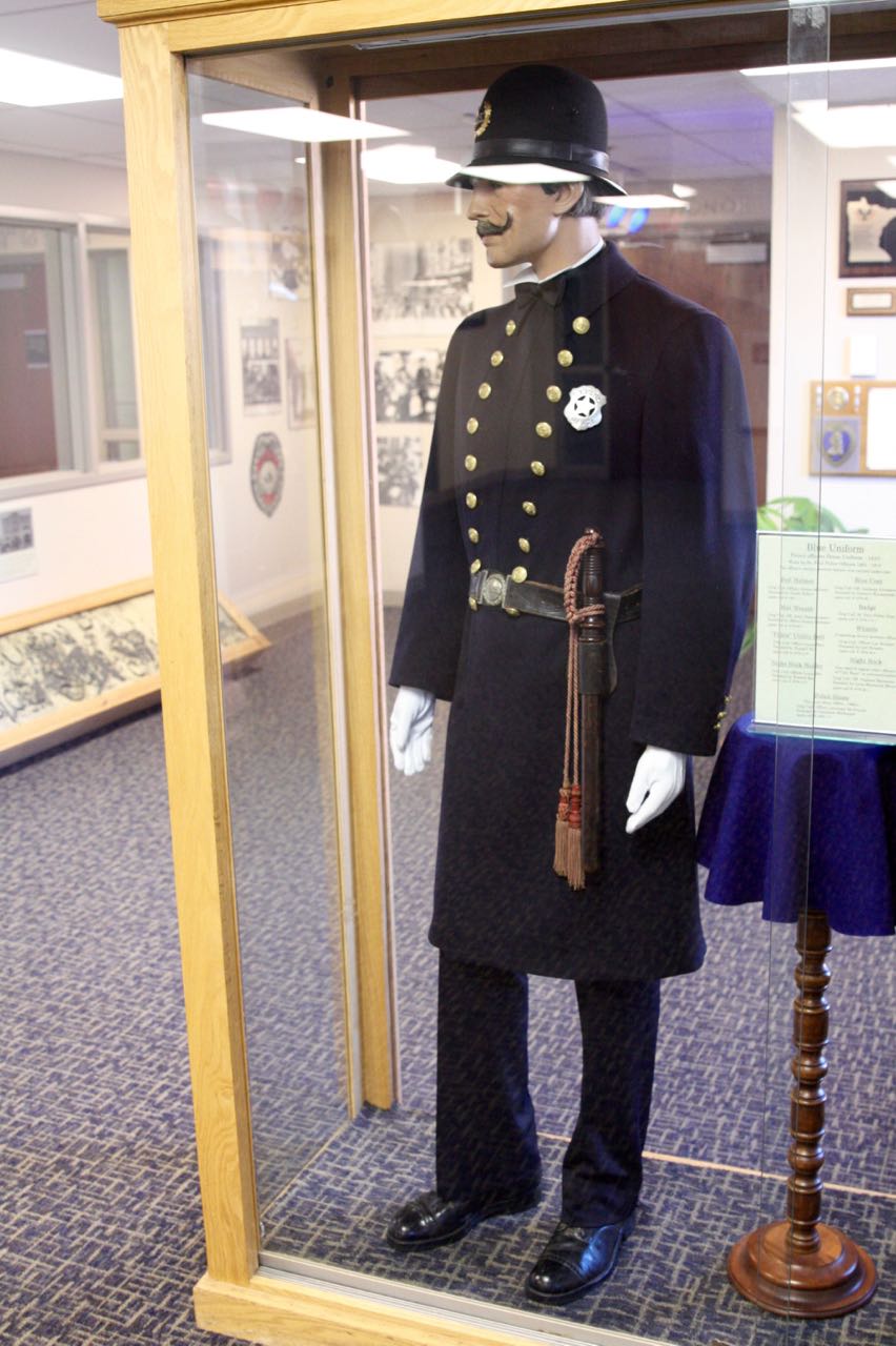 The British-influenced "Bobby style" uniform was introduced in Saint Paul in 1891, replacing the department's 1872 design.